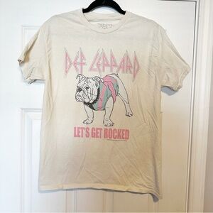 Def Leppard the vinyl icons graphic tee shirt.